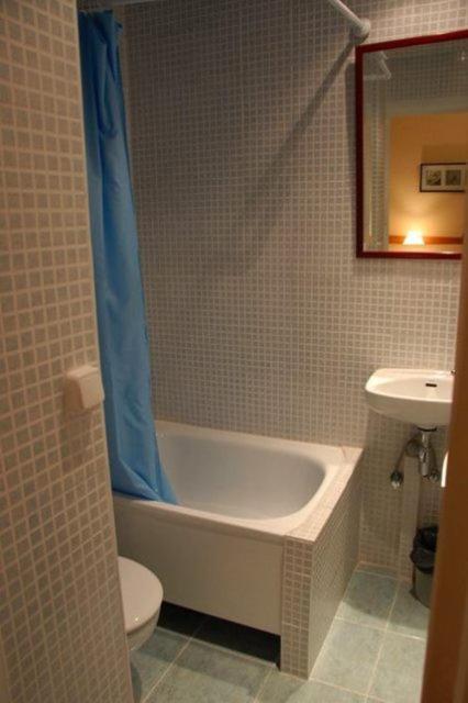 Hostal Baires Барселона Номер фото