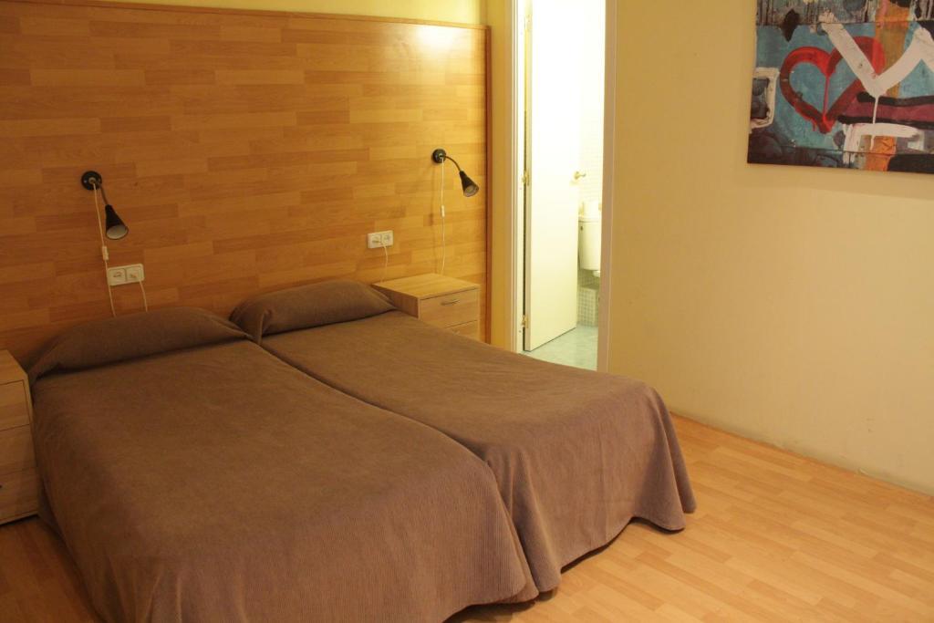 Hostal Baires Барселона Номер фото
