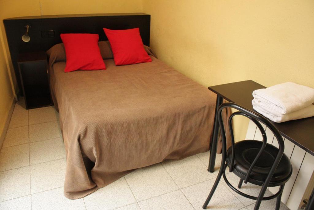 Hostal Baires Барселона Номер фото